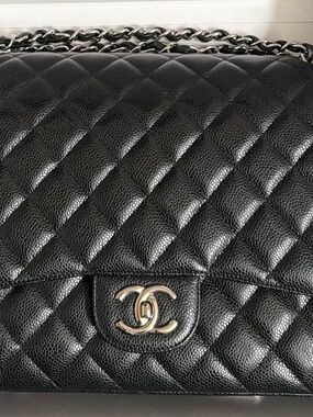 CHANEL Maxi Classic Double Flap – Caviar Leather – Black